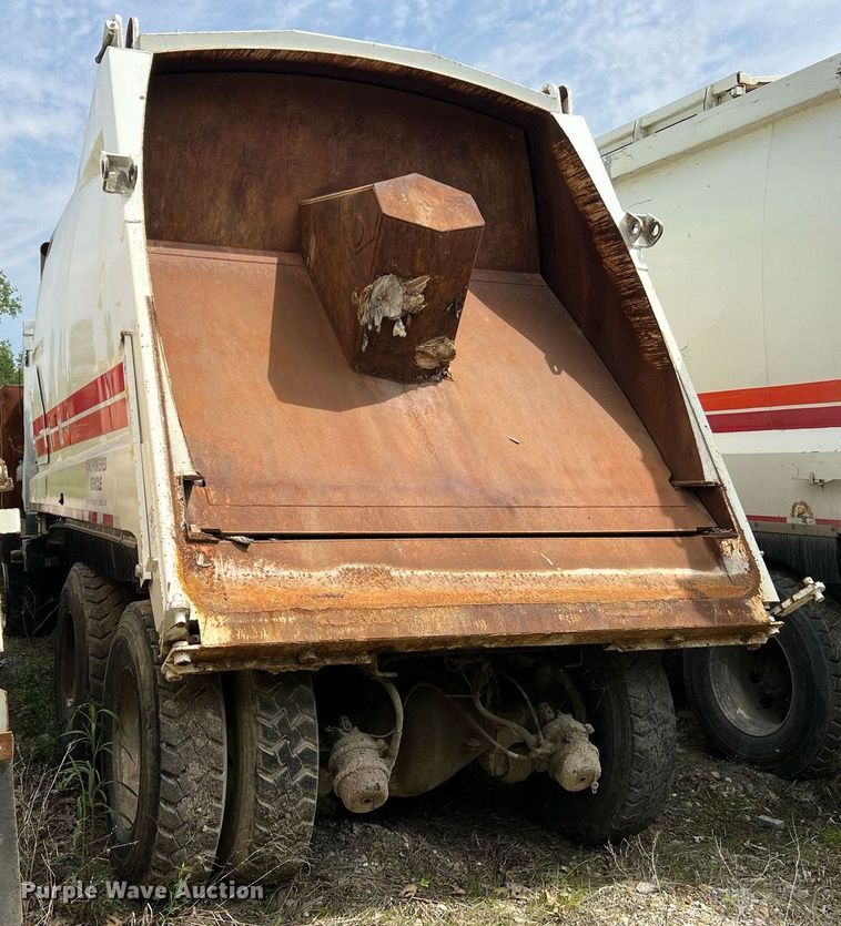 image for item II9050 Crane Carrier  refuse truck