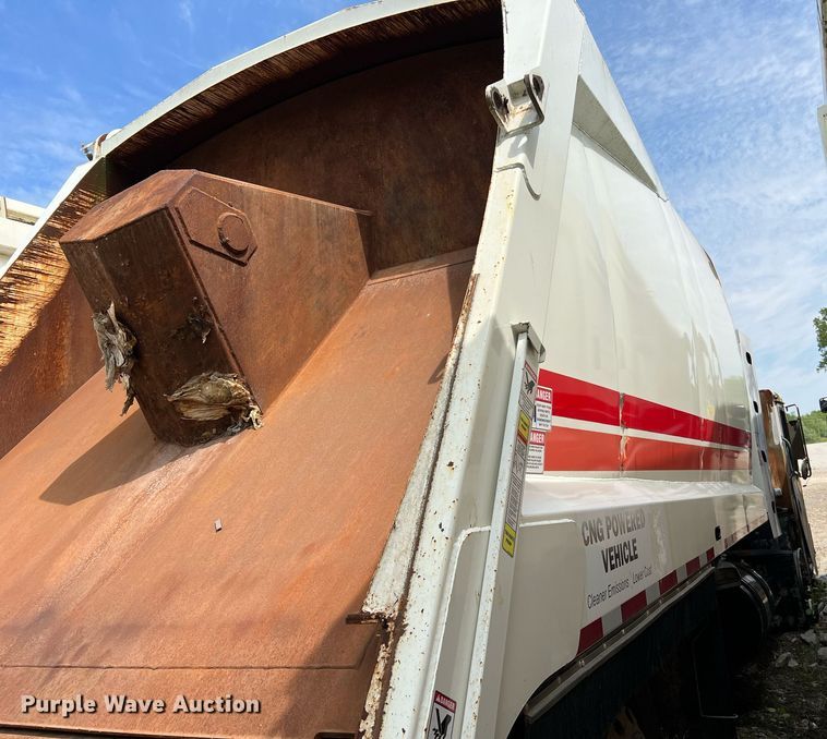 image for item II9050 Crane Carrier  refuse truck