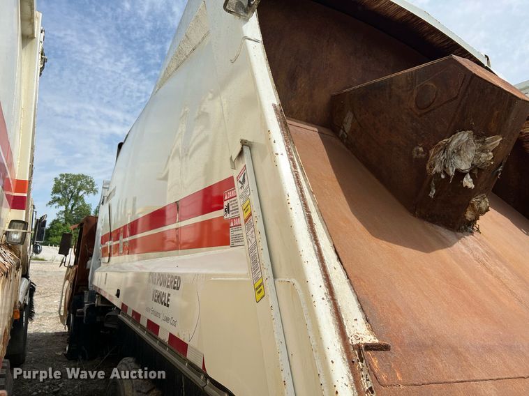 image for item II9050 Crane Carrier  refuse truck