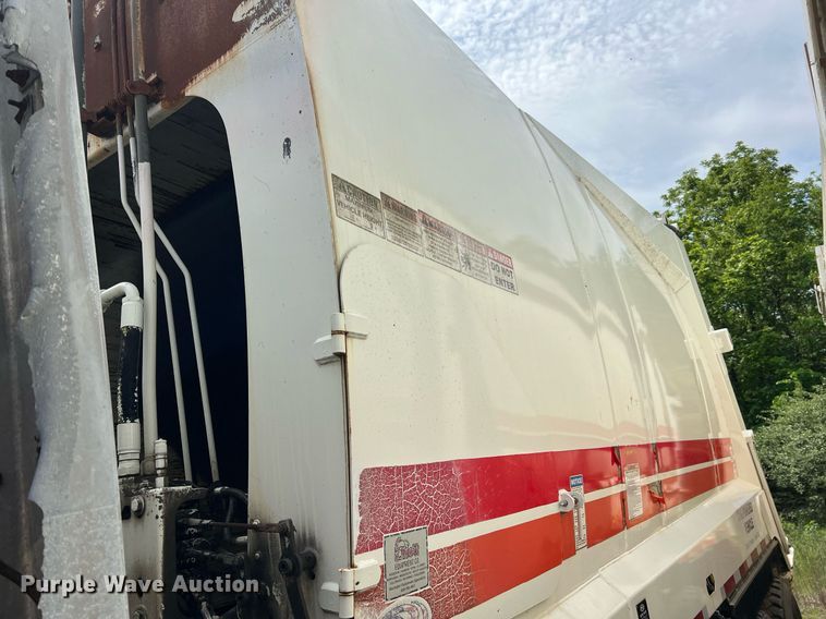 image for item II9050 Crane Carrier  refuse truck