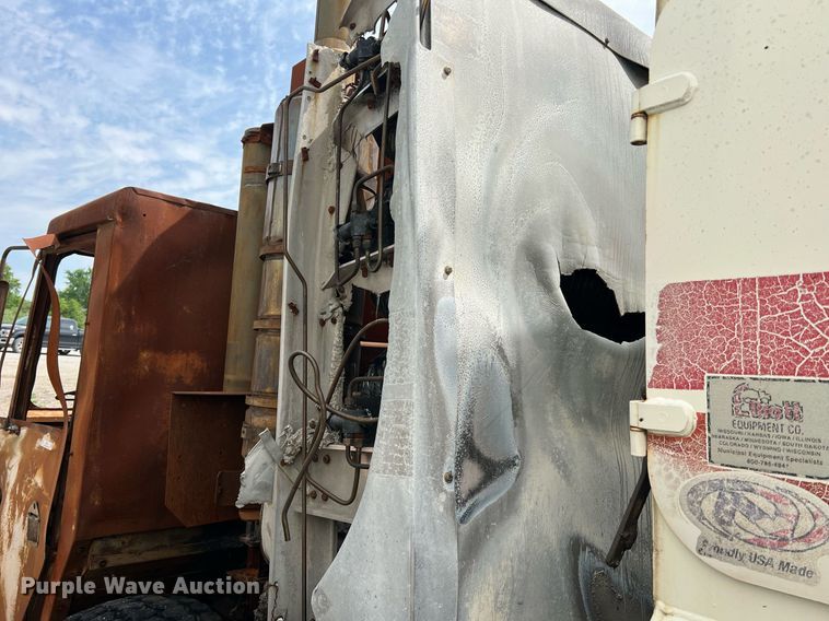 image for item II9050 Crane Carrier  refuse truck