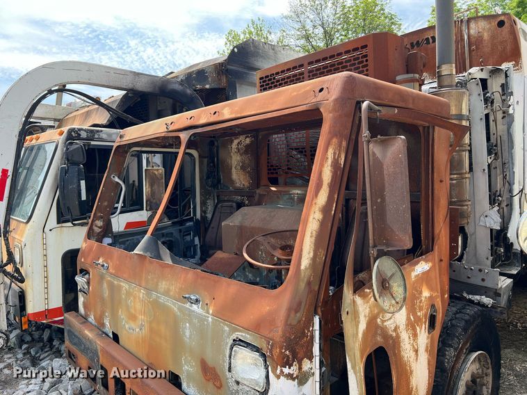 image for item II9050 Crane Carrier  refuse truck