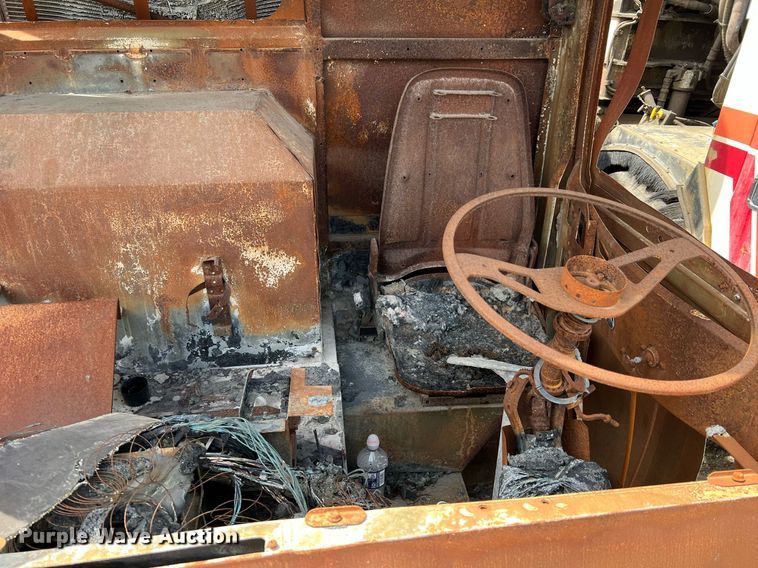 image for item II9050 Crane Carrier  refuse truck