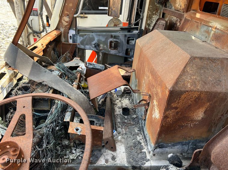 image for item II9050 Crane Carrier  refuse truck