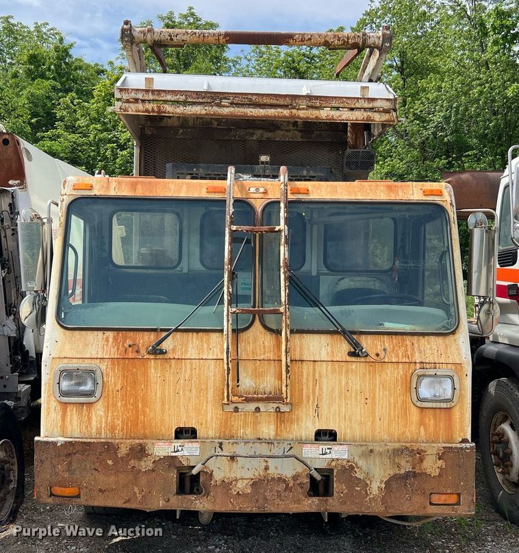 image for item II9051 Crane Carrier  refuse truck