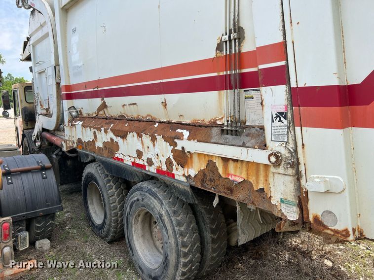 image for item II9051 Crane Carrier  refuse truck