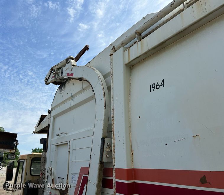 image for item II9051 Crane Carrier  refuse truck