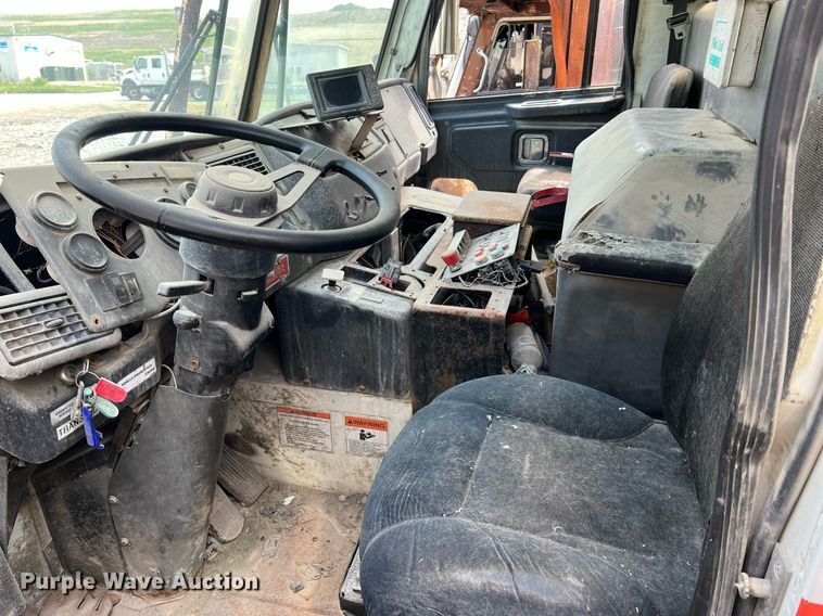 image for item II9051 Crane Carrier  refuse truck