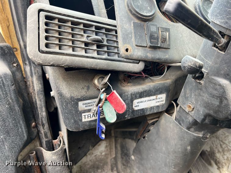 image for item II9051 Crane Carrier  refuse truck