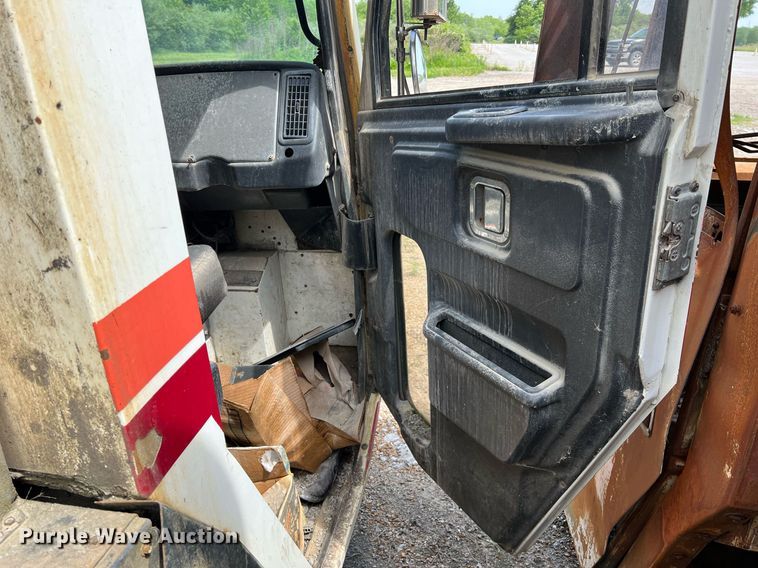 image for item II9051 Crane Carrier  refuse truck