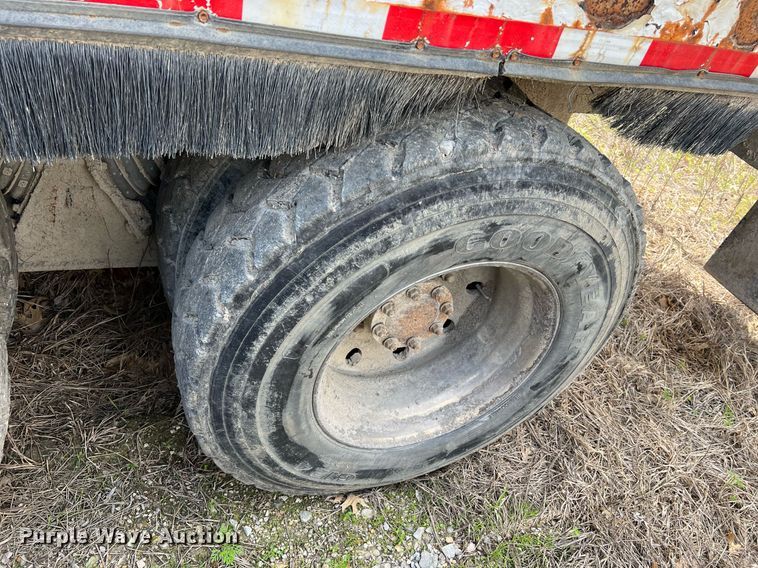 image for item II9051 Crane Carrier  refuse truck