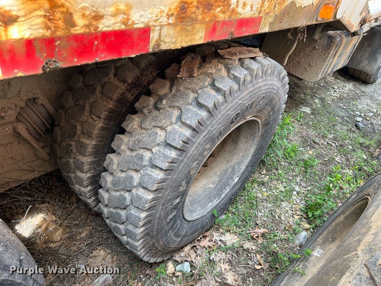 image for item II9051 Crane Carrier  refuse truck