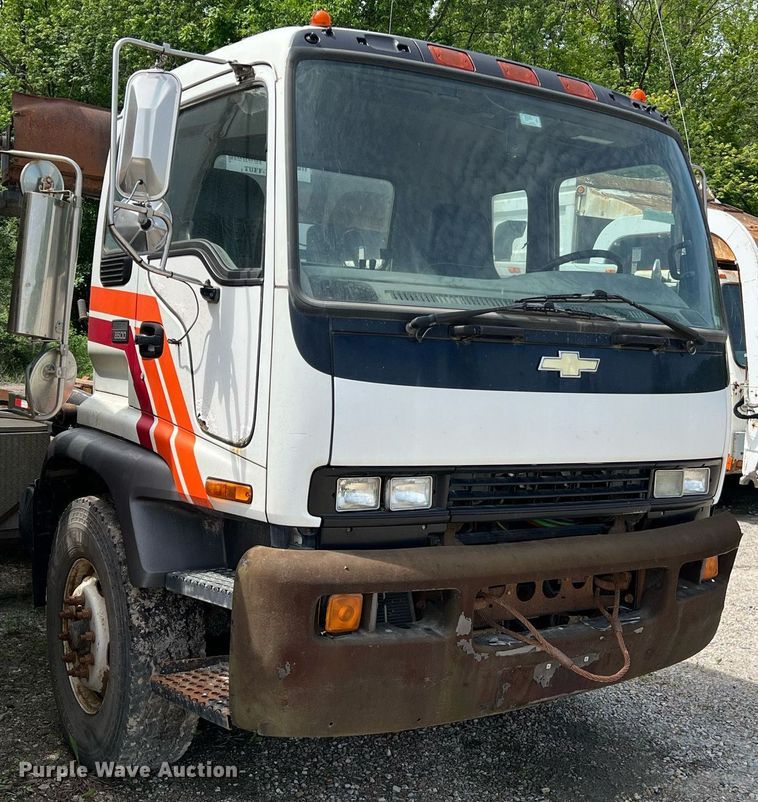 image for item II9052 2007 Chevrolet T8500  hook lift truck