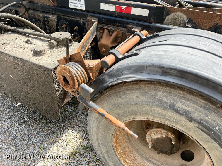 image for item II9052 2007 Chevrolet T8500  hook lift truck