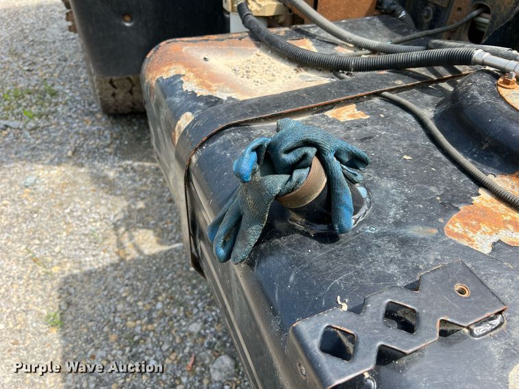 image for item II9052 2007 Chevrolet T8500  hook lift truck