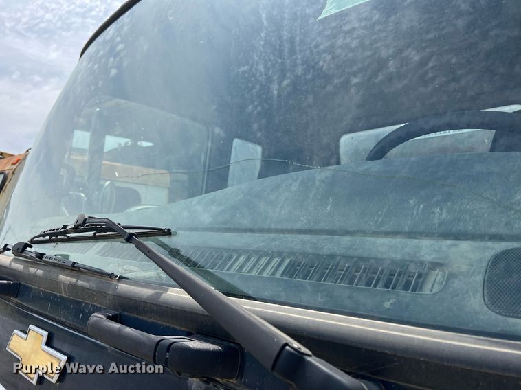 image for item II9052 2007 Chevrolet T8500  hook lift truck