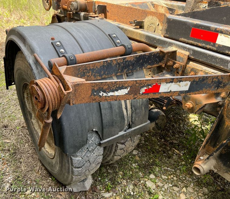 image for item II9052 2007 Chevrolet T8500  hook lift truck