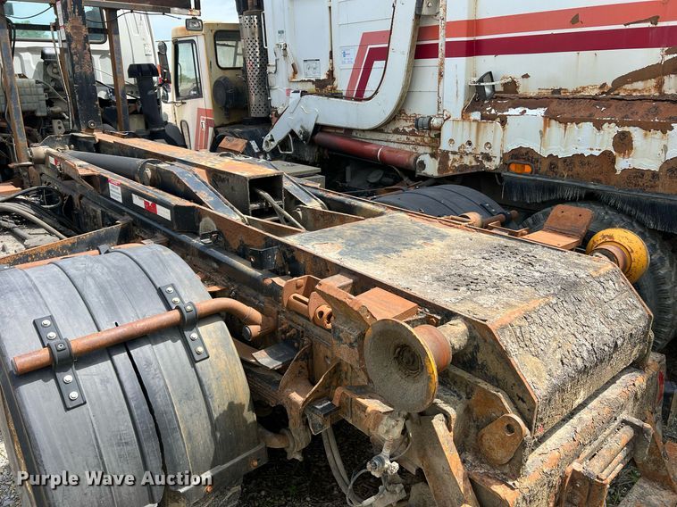 image for item II9052 2007 Chevrolet T8500  hook lift truck