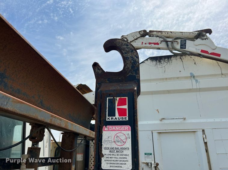 image for item II9052 2007 Chevrolet T8500  hook lift truck