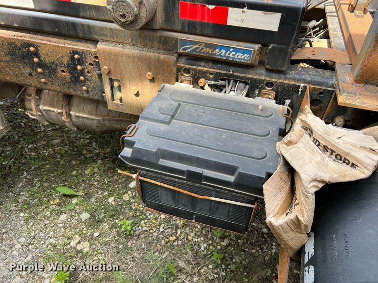 image for item II9052 2007 Chevrolet T8500  hook lift truck