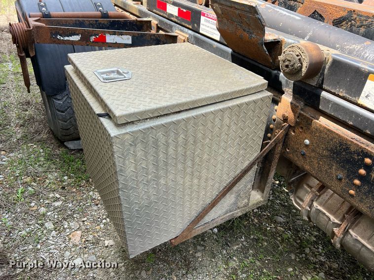 image for item II9052 2007 Chevrolet T8500  hook lift truck