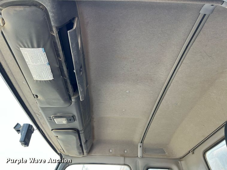 image for item II9052 2007 Chevrolet T8500  hook lift truck