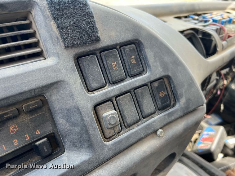 image for item II9052 2007 Chevrolet T8500  hook lift truck