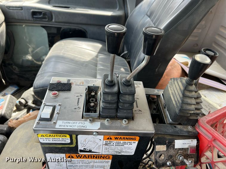 image for item II9052 2007 Chevrolet T8500  hook lift truck