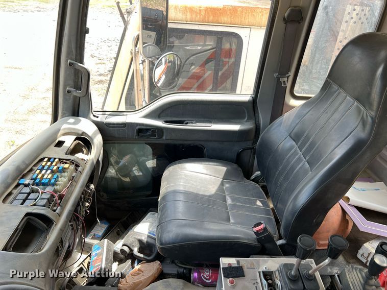 image for item II9052 2007 Chevrolet T8500  hook lift truck