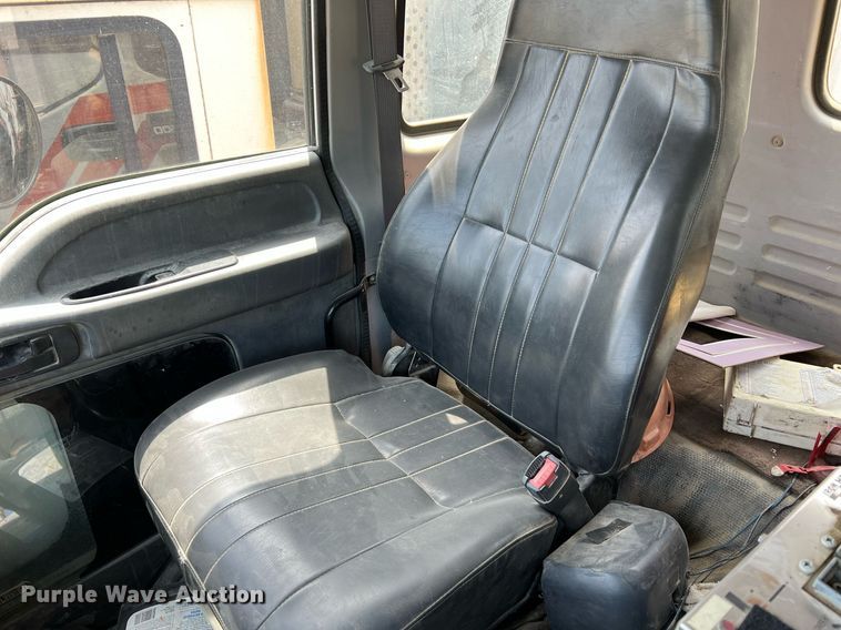 image for item II9052 2007 Chevrolet T8500  hook lift truck