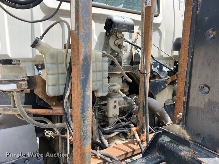 image for item II9052 2007 Chevrolet T8500  hook lift truck