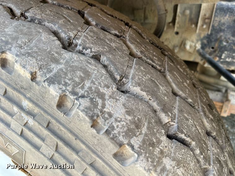 image for item II9052 2007 Chevrolet T8500  hook lift truck