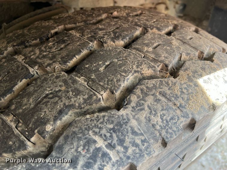 image for item II9052 2007 Chevrolet T8500  hook lift truck