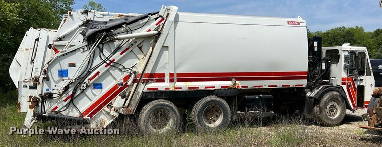 image for item II9053 2007 Crane Carrier  refuse truck