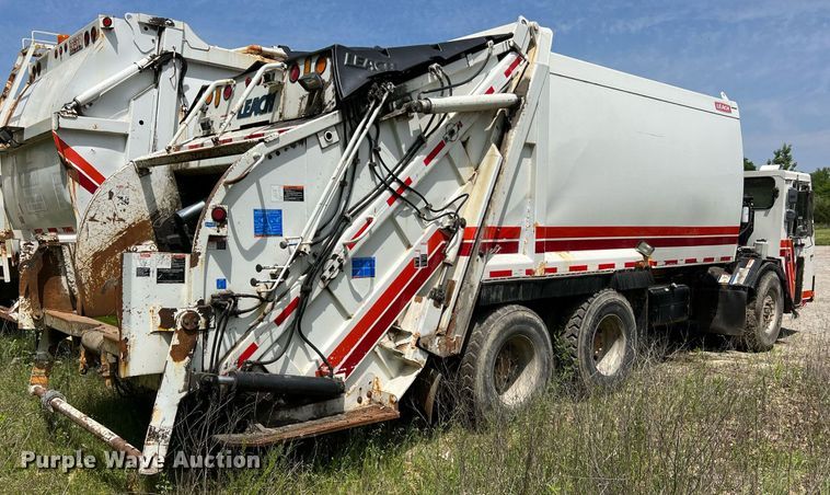 image for item II9053 2007 Crane Carrier  refuse truck