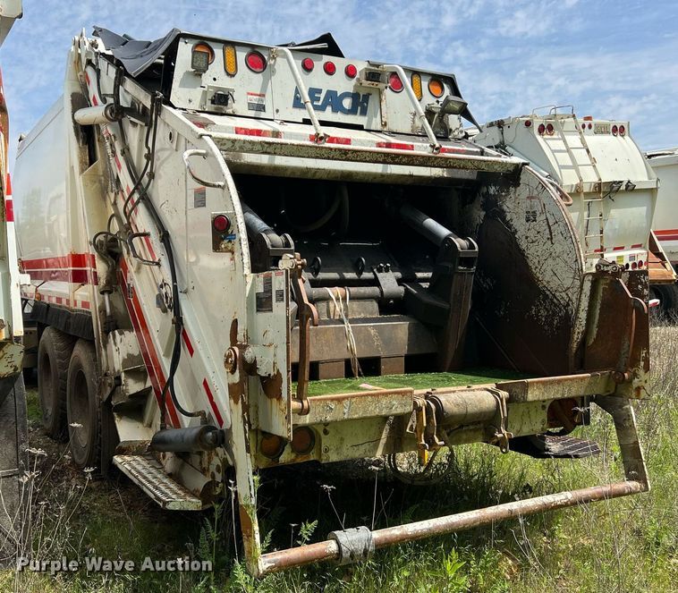 image for item II9053 2007 Crane Carrier  refuse truck