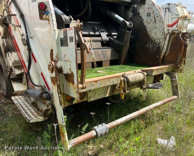 image for item II9053 2007 Crane Carrier  refuse truck