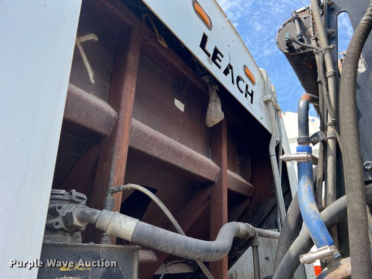 image for item II9053 2007 Crane Carrier  refuse truck