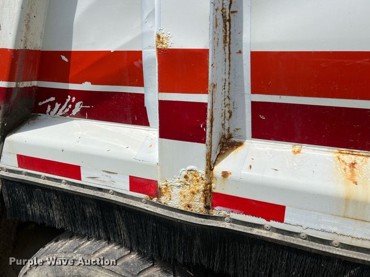 image for item II9053 2007 Crane Carrier  refuse truck