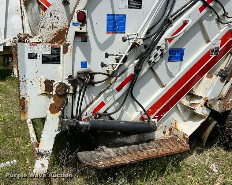 image for item II9053 2007 Crane Carrier  refuse truck