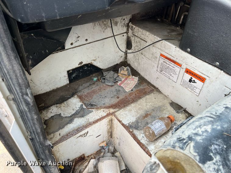 image for item II9053 2007 Crane Carrier  refuse truck