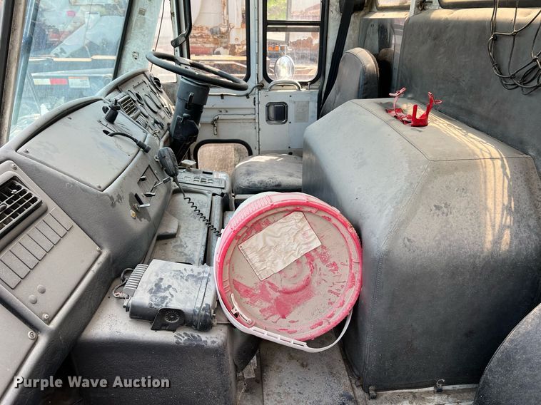 image for item II9053 2007 Crane Carrier  refuse truck