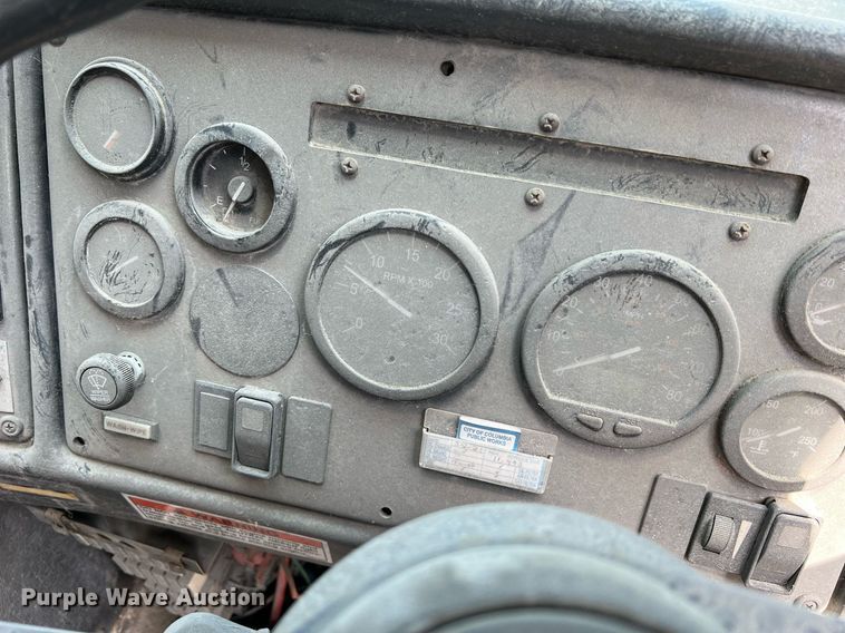 image for item II9053 2007 Crane Carrier  refuse truck