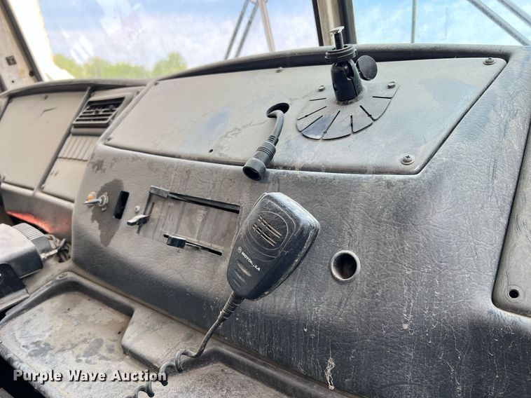 image for item II9053 2007 Crane Carrier  refuse truck