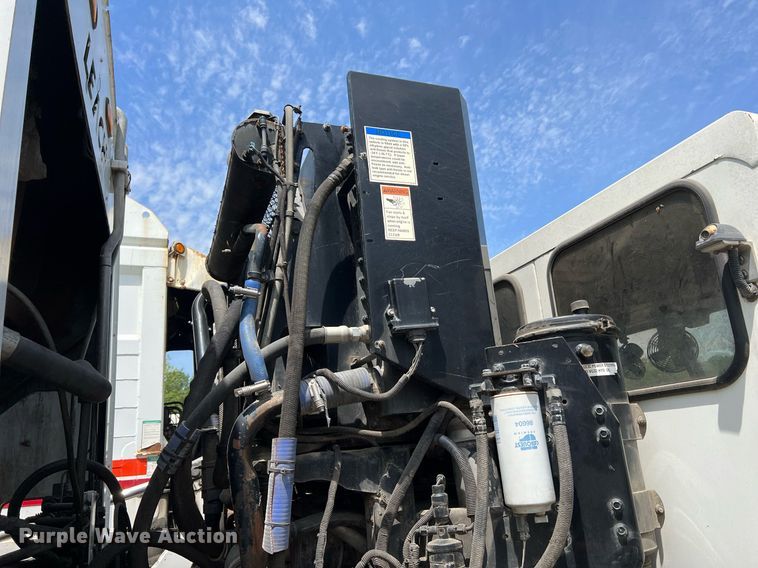 image for item II9053 2007 Crane Carrier  refuse truck