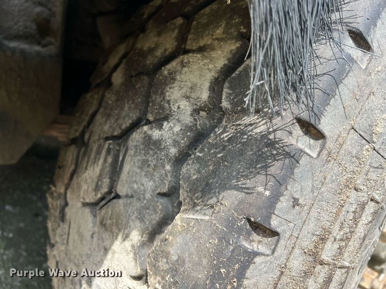 image for item II9053 2007 Crane Carrier  refuse truck