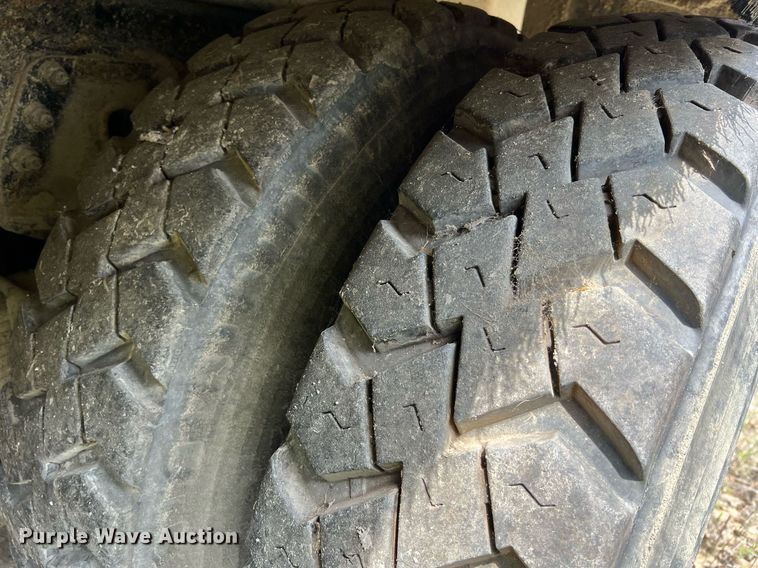 image for item II9053 2007 Crane Carrier  refuse truck