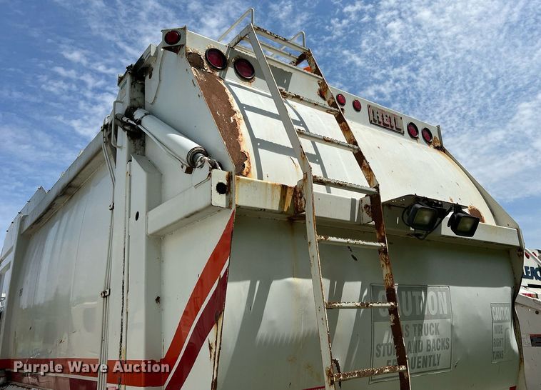 image for item II9054 2009 Crane Carrier Low Entry  refuse truck