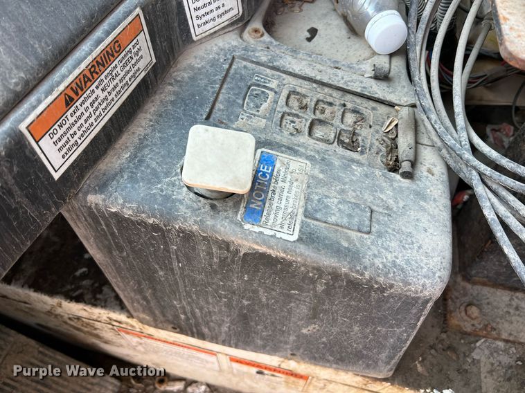 image for item II9054 2009 Crane Carrier Low Entry  refuse truck