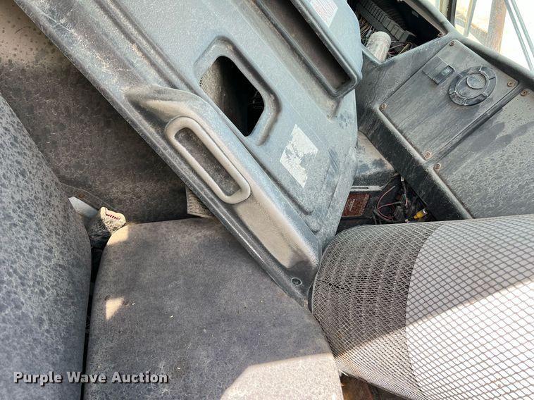 image for item II9054 2009 Crane Carrier Low Entry  refuse truck